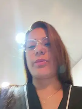 Snapshot of Pretty__Milf chatting on 05/16/26, 12:15 Pretty Milf online show from 05/16/26, 12:15