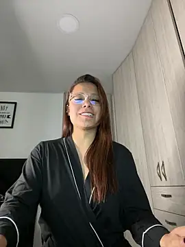 Snapshot of Pretty__Milf chatting on 05/31/26, 07:58 Pretty Milf online show from 05/31/26, 07:58