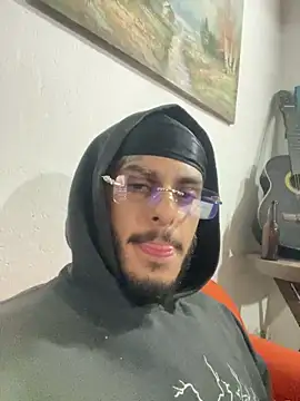 Snapshot of liyamjunior chatting on 02/21/26, 06:15 liyamjunior online show from 02/21/26, 06:15