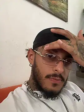 Snapshot of liyamjunior chatting on 02/20/26, 05:04 liyamjunior online show from 02/20/26, 05:04