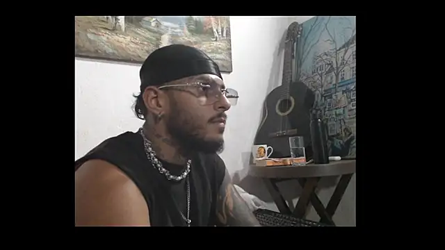 Snapshot of liyamjunior chatting on 02/15/26, 04:35 liyamjunior online show from 02/15/26, 04:35