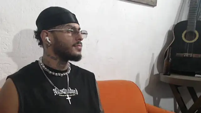 Snapshot of liyamjunior chatting on 02/19/26, 05:04 liyamjunior online show from 02/19/26, 05:04