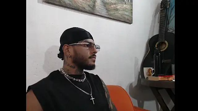 Snapshot of liyamjunior chatting on 02/15/26, 05:12 liyamjunior online show from 02/15/26, 05:12