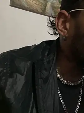 Snapshot of liyamjunior chatting on 02/25/26, 05:40 liyamjunior online show from 02/25/26, 05:40