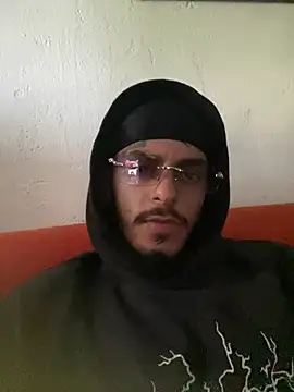 Snapshot of liyamjunior chatting on 02/10/26, 05:23 liyamjunior online show from 02/10/26, 05:23