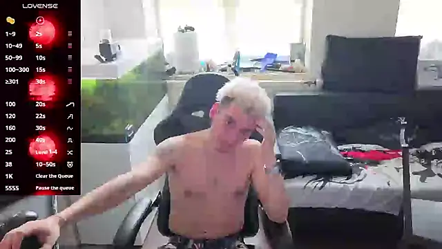 Rayzel White online show from 05/10/26, 12:09