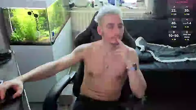 Snapshot of Rayzel_White chatting on 01/19/26, 12:31 Rayzel White online show from 01/19/26, 12:31