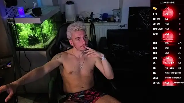 Rayzel White online show from 04/11/26, 09:51