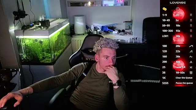 Snapshot of Rayzel_White chatting on 02/11/26, 09:58 Rayzel White online show from 02/11/26, 09:58