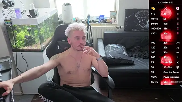 Rayzel White online show from 04/10/26, 03:08