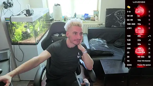 Rayzel White online show from 04/07/26, 11:12