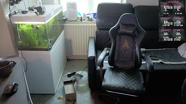 Snapshot of Rayzel_White chatting on 02/07/26, 02:14 Rayzel White online show from 02/07/26, 02:14