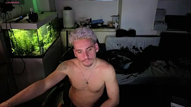 Rayzel White online show from 03/11/26, 11:43