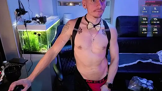 Snapshot of Rayzel_White chatting on 02/02/26, 12:20 Rayzel White online show from 02/02/26, 12:20