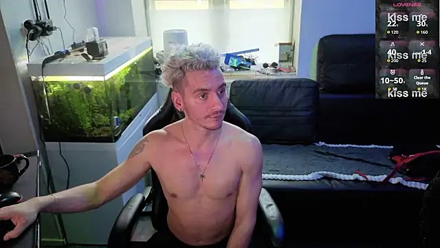 Snapshot of Rayzel_White chatting on 02/10/26, 03:22 Rayzel White online show from 02/10/26, 03:22