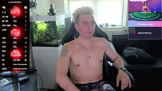 Rayzel White online show from 05/26/26, 01:53