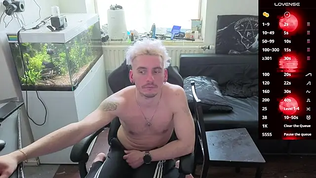 Rayzel White online show from 04/08/26, 11:44