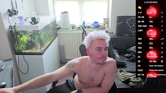 Rayzel White online show from 04/12/26, 11:57