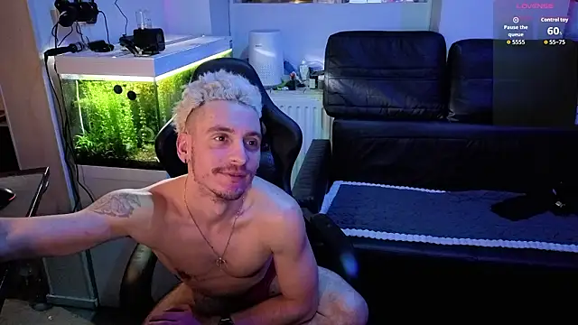 Snapshot of Rayzel_White chatting on 02/03/26, 02:53 Rayzel White online show from 02/03/26, 02:53