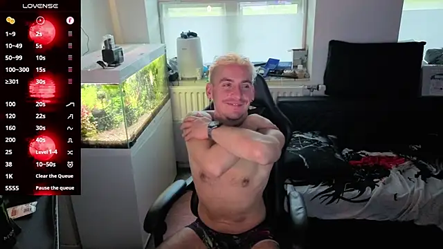 Rayzel White online show from 04/25/26, 06:49