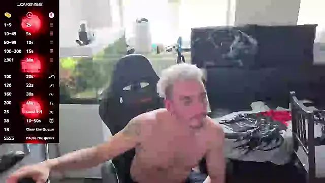 Rayzel White online show from 05/03/26, 11:37
