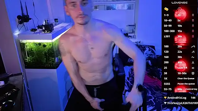 Snapshot of Rayzel_White chatting on 02/24/26, 02:01 Rayzel White online show from 02/24/26, 02:01