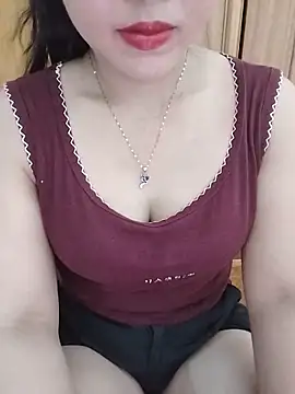 Snapshot of MaiNgoc_sexy chatting on 06/11/26, 03:47 MaiNgoc sexy online show from 06/11/26, 03:47