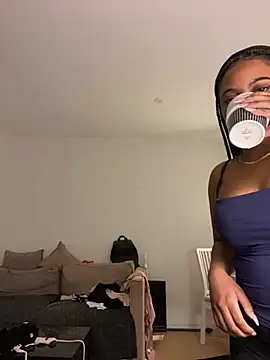 xo steffyxo 4 online show from 03/11/26, 08:03