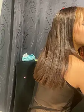 Snapshot of ivy-777 chatting on 02/13/26, 12:32 ivy-777 online show from 02/13/26, 12:32