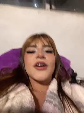 Snapshot of ivy-777 chatting on 03/28/26, 01:06 ivy-777 online show from 03/28/26, 01:06