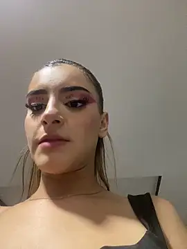 Snapshot of ivy-777 chatting on 02/14/26, 01:06 ivy-777 online show from 02/14/26, 01:06