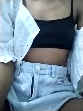 Snapshot of Lisa_xx2 chatting on 03/01/26, 11:27 Lisa xx2 online show from 03/01/26, 11:27