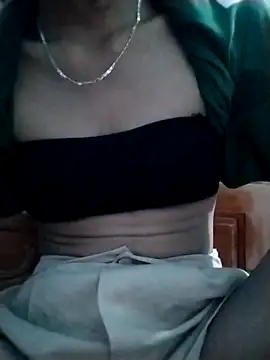 Snapshot of Lisa_xx2 chatting on 02/04/26, 12:33 Lisa xx2 online show from 02/04/26, 12:33