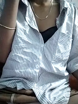 Snapshot of Lisa_xx2 chatting on 02/03/26, 11:37 Lisa xx2 online show from 02/03/26, 11:37