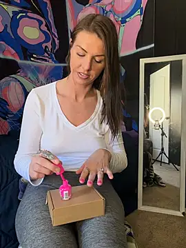 Snapshot of tastemecaroline chatting on 02/23/26, 04:51 tastemecaroline online show from 02/23/26, 04:51