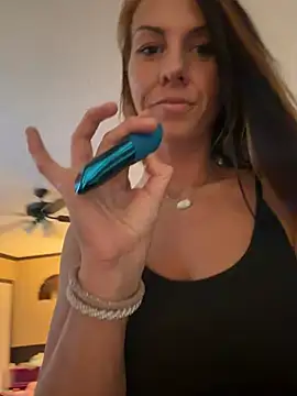 Snapshot of tastemecaroline chatting on 03/25/26, 10:08 tastemecaroline online show from 03/25/26, 10:08