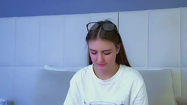 SofiaSarvain online show from 02/05/26, 06:31