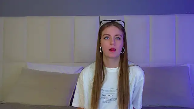 SofiaSarvain online show from 02/24/26, 06:31