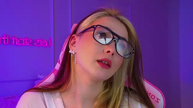 VanessaCelesti online show from 04/23/26, 06:42