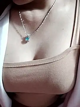 Snapshot of NgocLinh_69 chatting on 01/13/26, 01:15 NgocLinh 69 online show from 01/13/26, 01:15