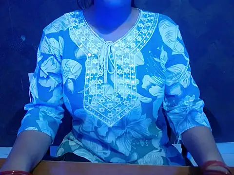 pari 04 online show from 06/01/26, 07:30