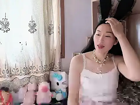 Snapshot of Connie-Kang chatting on 03/18/26, 06:05 Connie-Kang online show from 03/18/26, 06:05