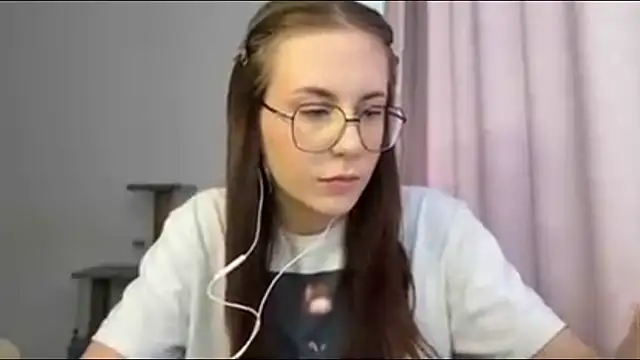 Snapshot of JanelleCourville chatting on 02/22/26, 11:23 JanelleCourville online show from 02/22/26, 11:23