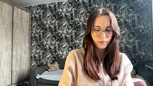 Snapshot of JanelleCourville chatting on 03/03/26, 10:33 JanelleCourville online show from 03/03/26, 10:33