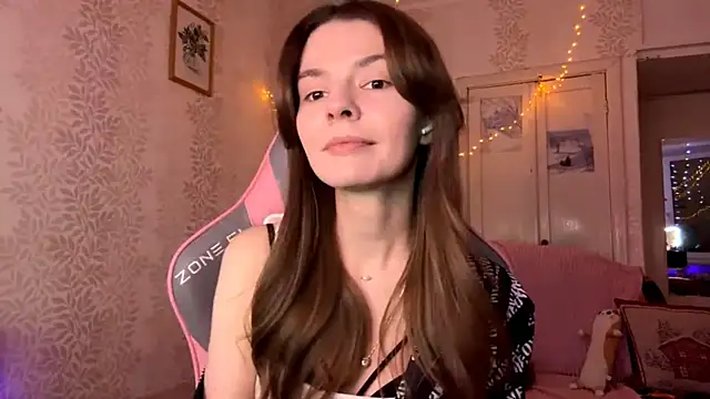 Snapshot of LavondaDeleston chatting on 02/11/26, 04:51 LavondaDeleston online show from 02/11/26, 04:51