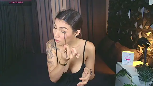 Snapshot of inababe chatting on 03/03/26, 12:01 inababe online show from 03/03/26, 12:01