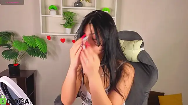 Snapshot of Leslie_Wholsh chatting on 02/13/26, 01:05 Leslie Wholsh online show from 02/13/26, 01:05