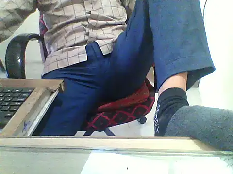 Snapshot of dream_king_1985 chatting on 02/18/26, 05:49 dream king 1985 online show from 02/18/26, 05:49