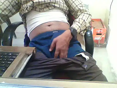 Snapshot of dream_king_1985 chatting on 02/22/26, 05:10 dream king 1985 online show from 02/22/26, 05:10