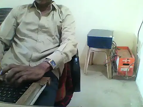 Snapshot of dream_king_1985 chatting on 02/16/26, 06:34 dream king 1985 online show from 02/16/26, 06:34